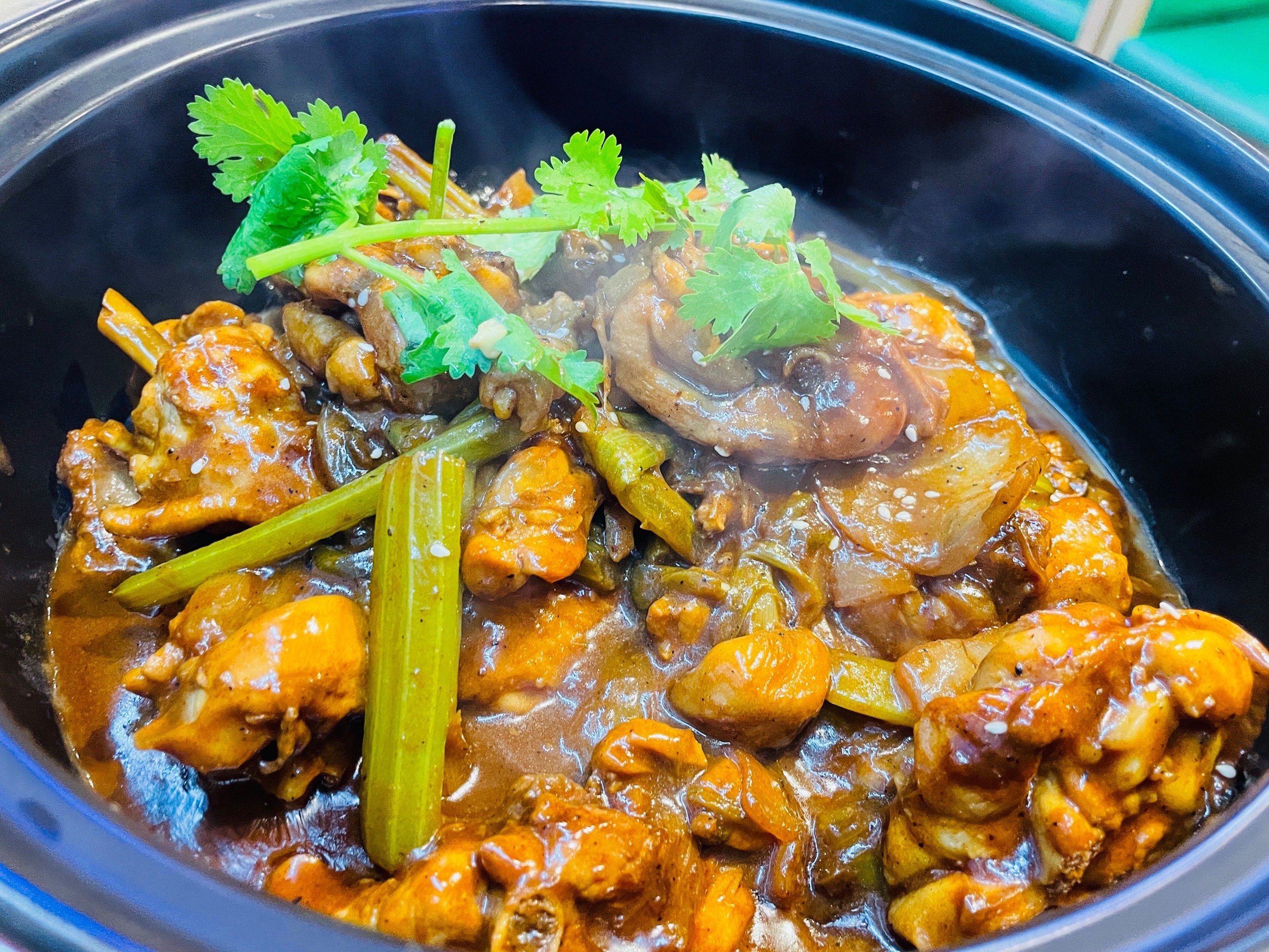 【鸡肉火锅怎么做才好吃,鸡肉火锅怎么做才好吃视频】-第1张图片